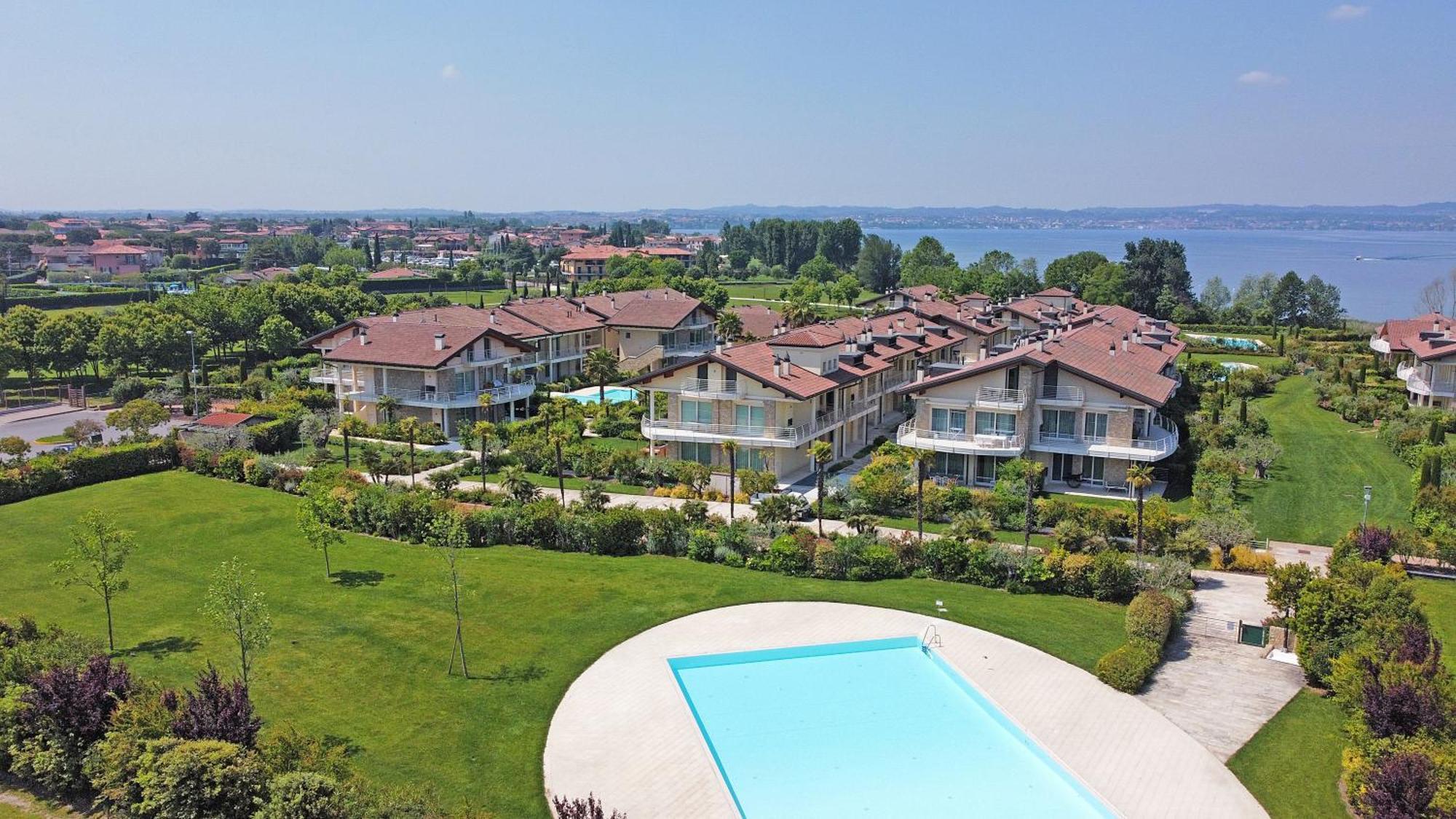 Resort Caesar C4 Sirmione - Gardagate ภายนอก รูปภาพ